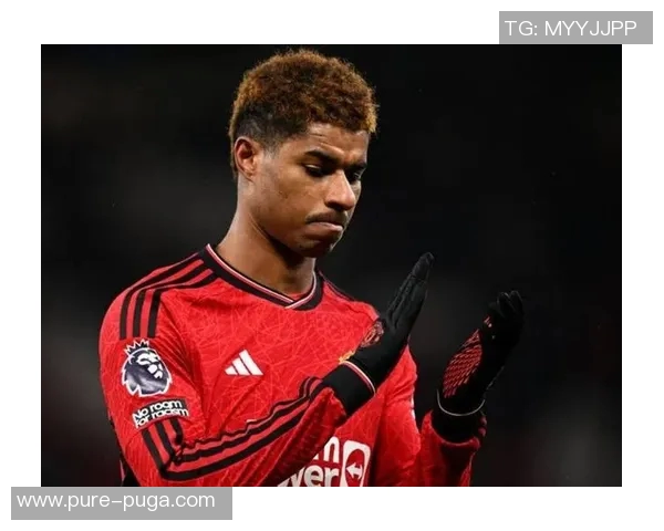 曼联老特拉福德过夜筹款：用足球点亮无家青年的希望