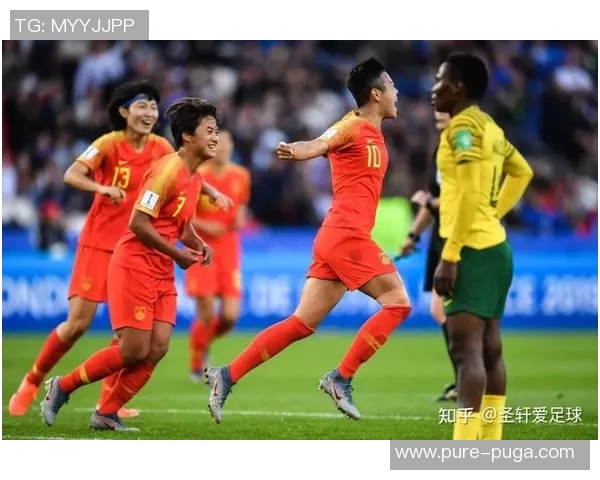 惊魂一刻:女足国门两次送空门,0-8的背后是泪水还是希望?